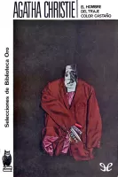 El hombre del traje color castaño