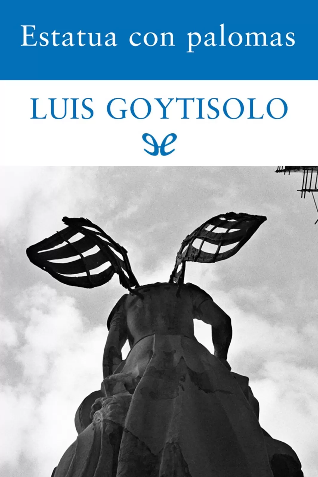 Estatua con palomas